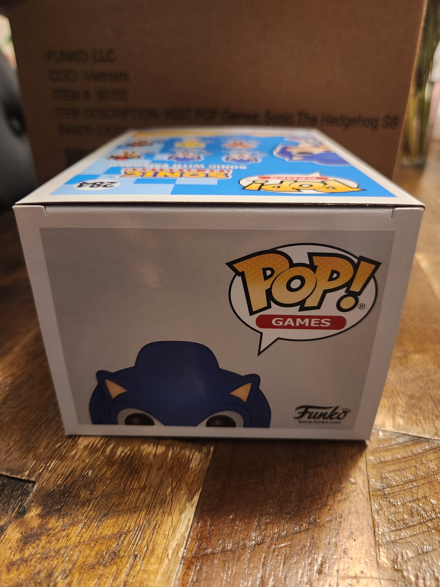 Funko Pop! Sonic the Hedgehog Sonic with Emerald