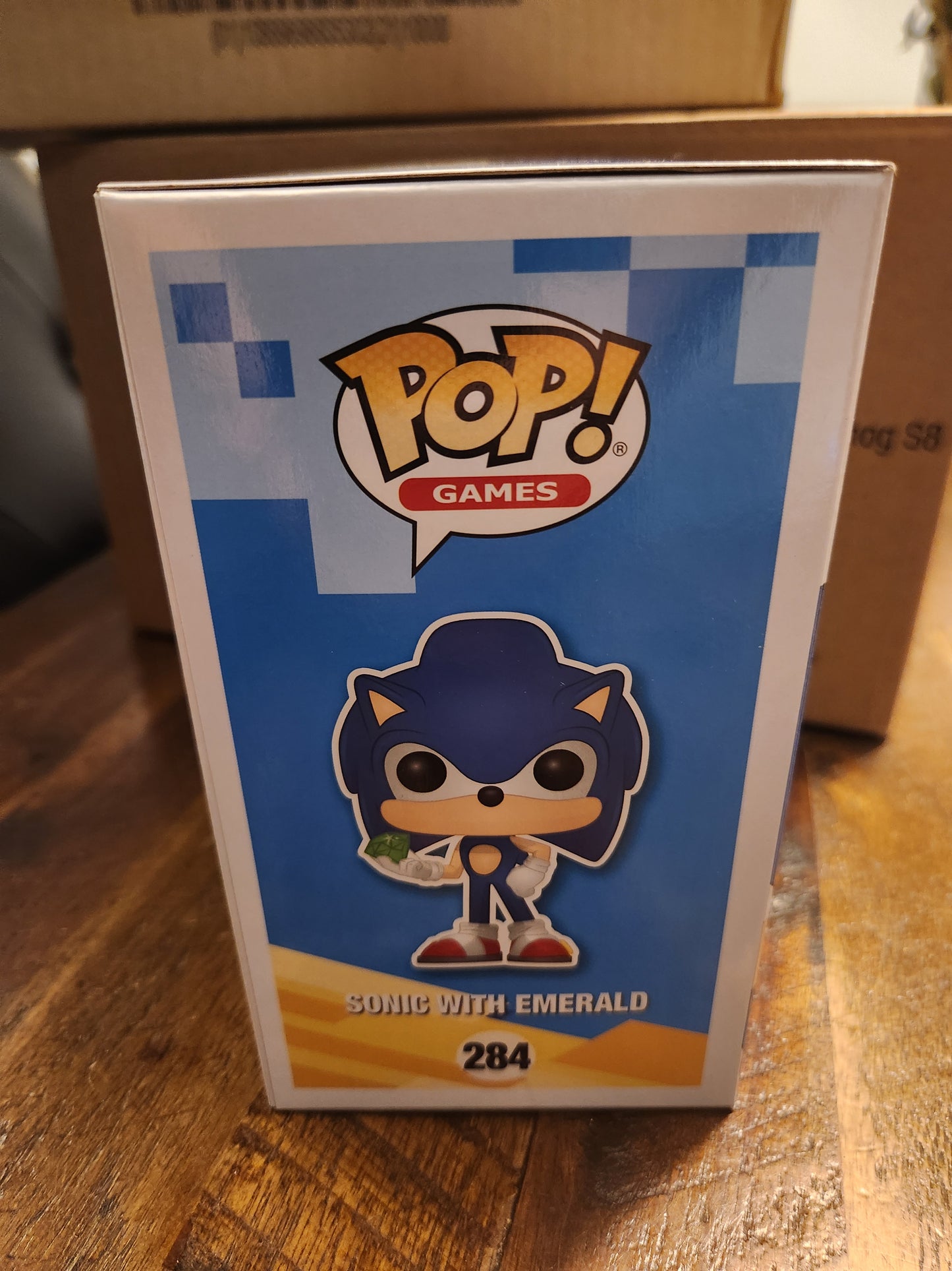 Funko Pop! Sonic the Hedgehog Sonic with Emerald