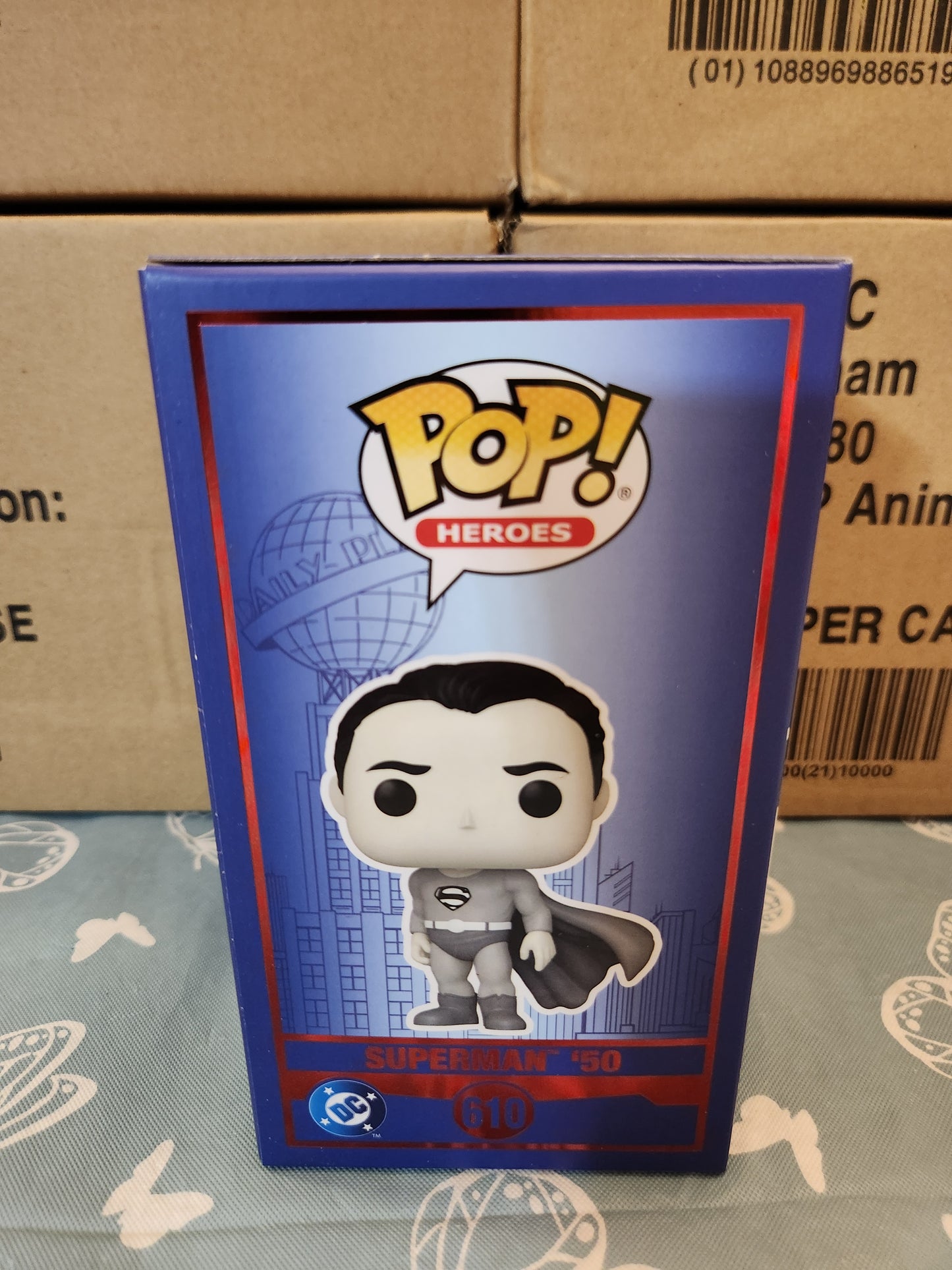 Funko Pop! Shield through the Ages Superman 1950